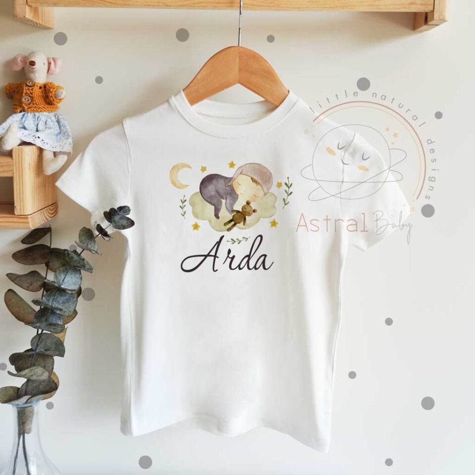 Bulutlarda Uyuyan Bebek Desenli Çocuk T-shirt